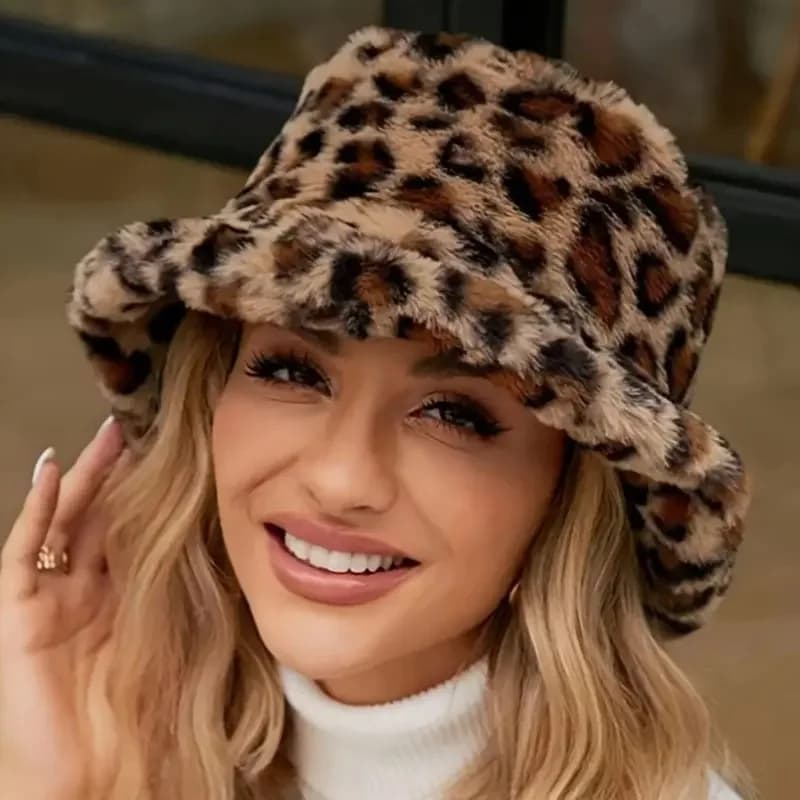 Elegante cappello da pescatore con stampa leopardata - Berretto da pescatore in morbido pile di poliestere leggero, parasole, accessorio moda invernale per donna