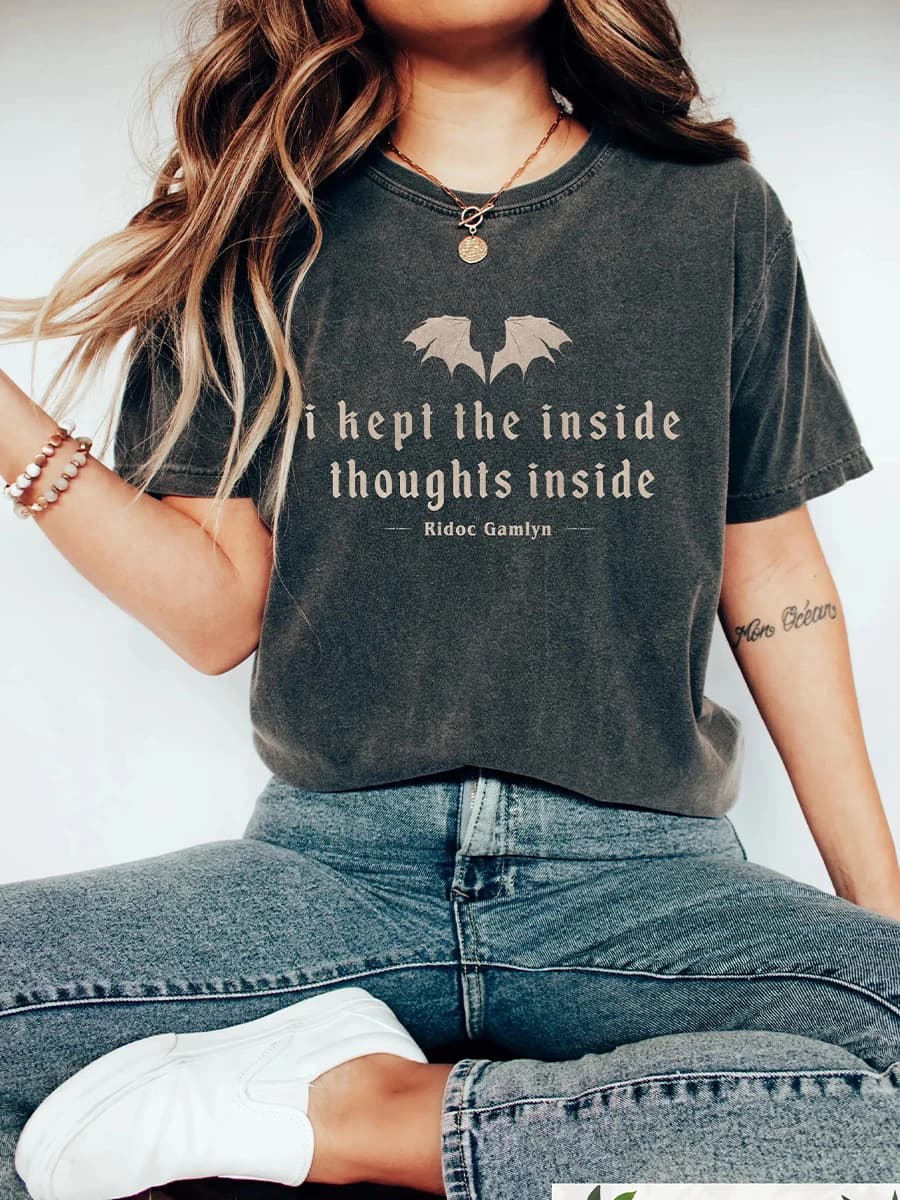 Vintage Mantiene l'interno Pensieri All'interno T-shirt Quest Squad Camicia con stampa Regalo per gli amanti dei libri Camicia casual Y2K unisex Streetwear