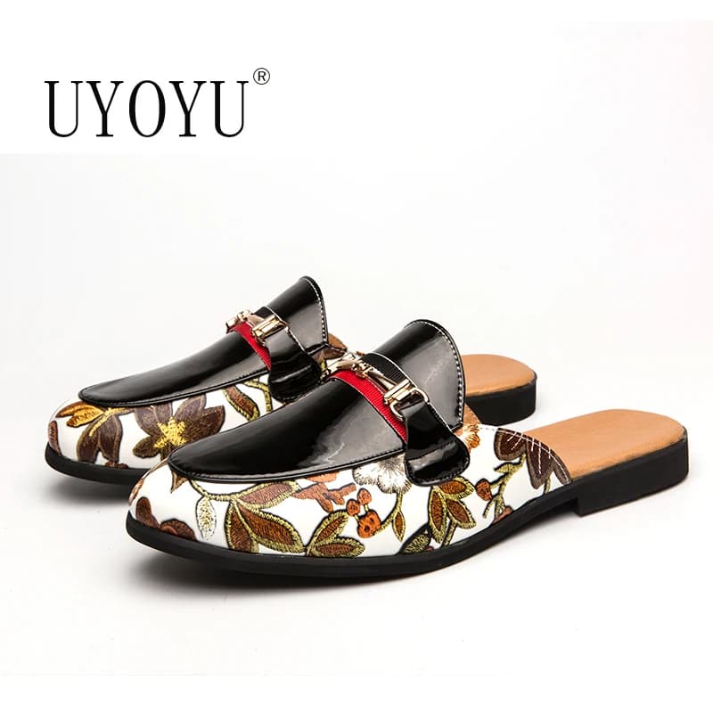 Pantofole moda uomo di marca di lusso di design in pelle brillante estate Comfort mezzo sandali per uomo muli scarpe Casual Slides mocassini