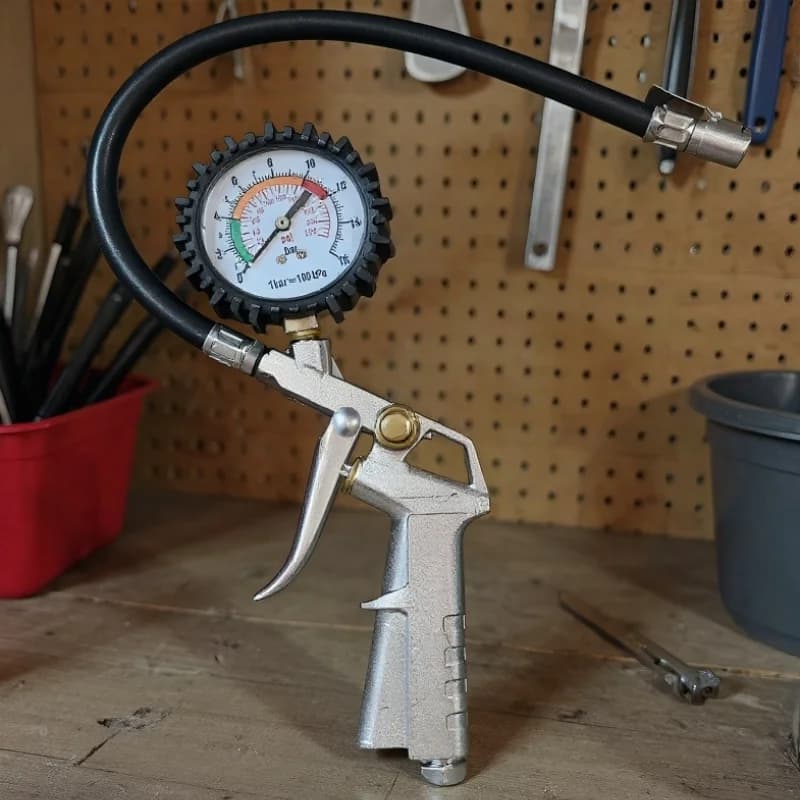 Manometro Multifunzione: Tester e Pompa di Gonfiaggio per Pneumatici di Auto e Moto