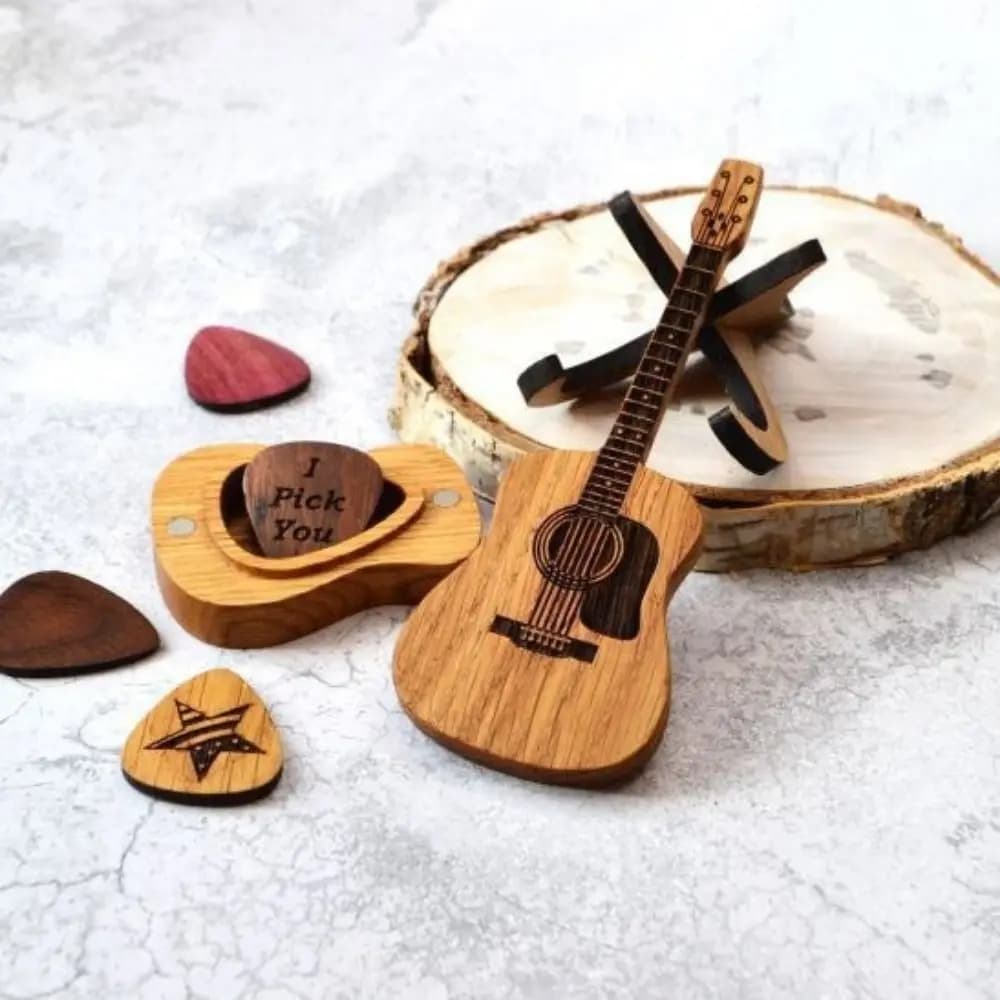 Scatola per plettri da chitarra in legno, a forma di chitarra, portatile, mini custodia per plettri, accessorio per chitarra, design compatto