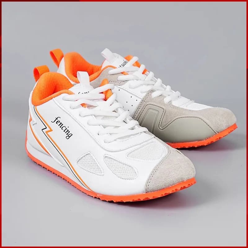 2025 New Kid Scarpe da scherma Donna Pelle scamosciata PU Scarpe da ginnastica Fencer antiscivolo Taglia 34-38 Scarpe da badminton traspiranti per allenamento sul campo