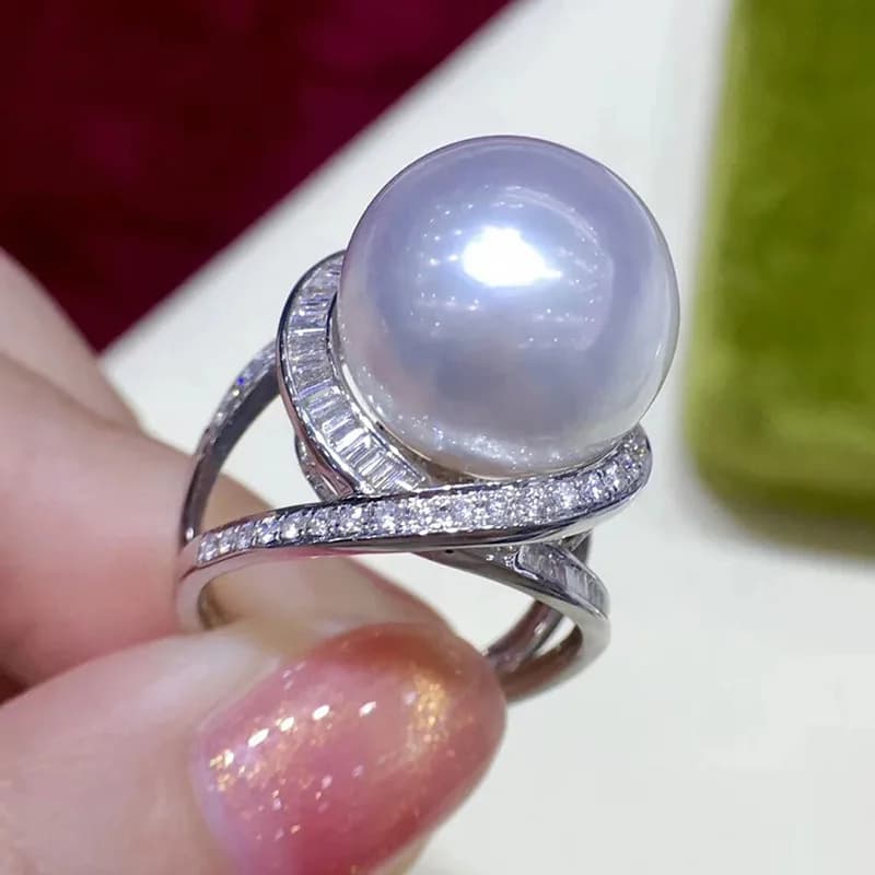 European and American Baroque Style Pearl Luster Ring, Elegant and High-end Design for Women, Palace Style Design for Jewelry