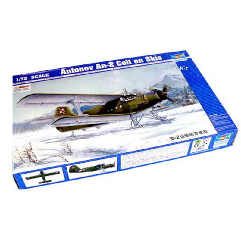 Trumpeter 01607 Modellino in Plastica Scala 1/72 dell'Aereo da Trasporto Sovietico Antonov AN2 An-2V Colt su Slitte
