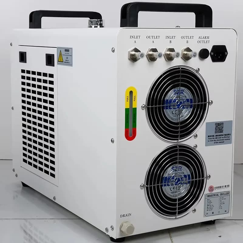 Raffreddatore d'acqua industriale CW5202 per macchina da taglio laser CO2 Sistema di raffreddamento mandrino CNC per macchine da taglio per incisione laser