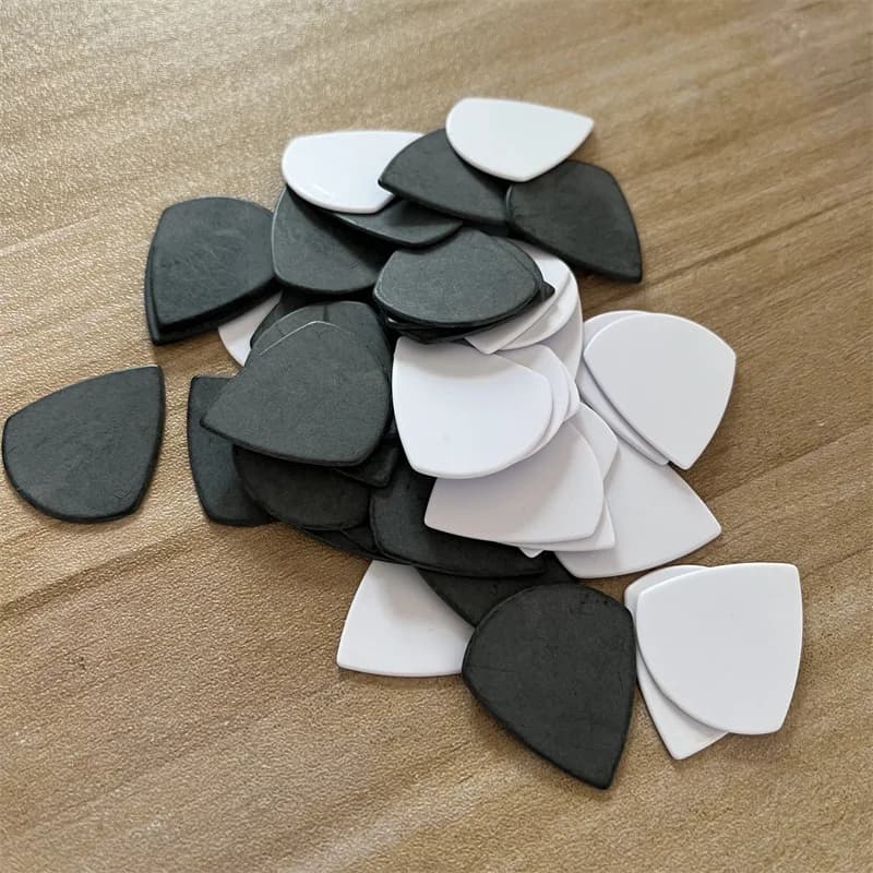 100pcs Blank JAZZ XL Delrin plettri per chitarra Big Size Jazz No Logo POM materiale mediatori Derlin di qualità durevole nero bianco Reed