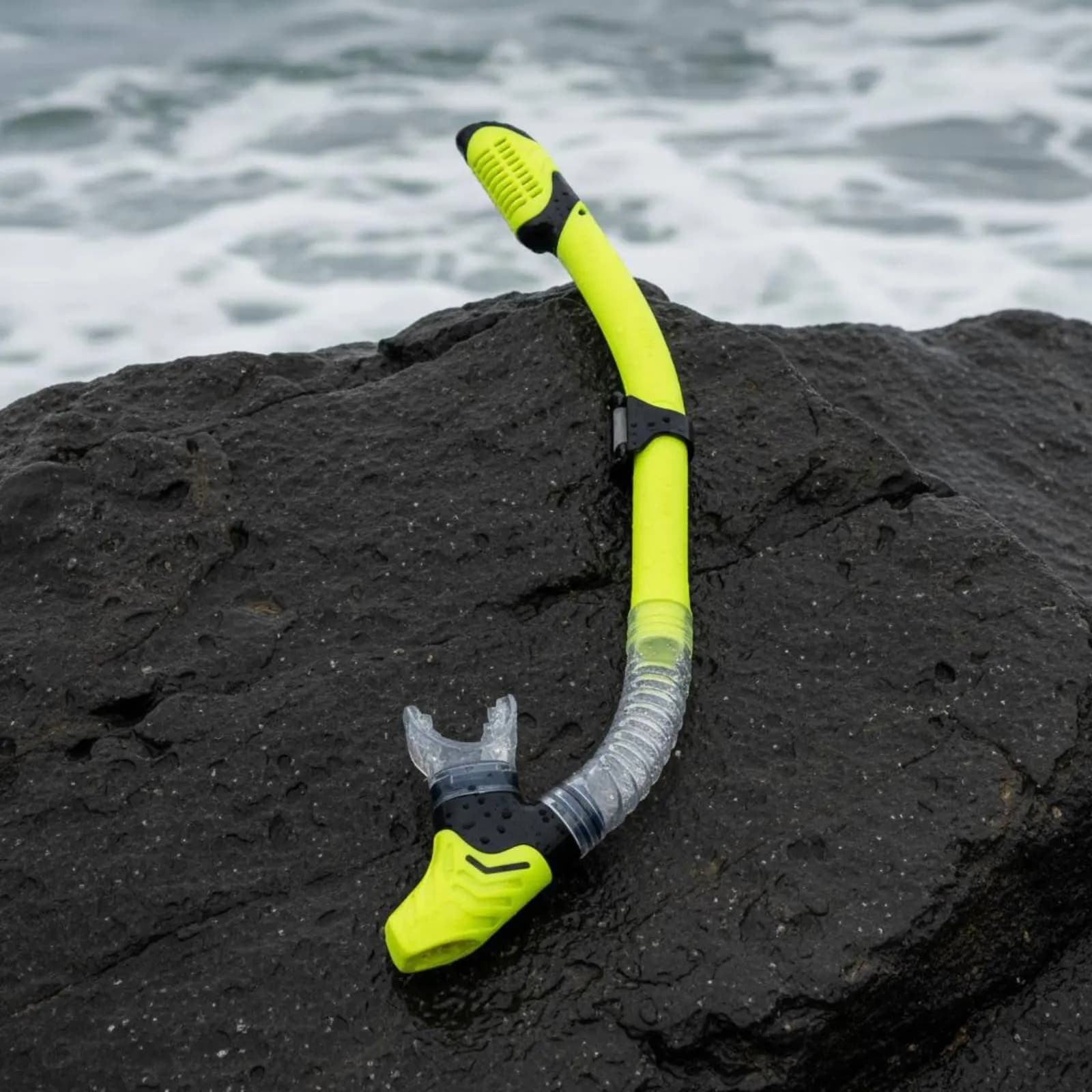 Freediving Snorkel Anti-Splash Design Dry Snorkel Water Sports Gear Single-Way Purge Valve for Snorkelers, Snorkeling, Swimming