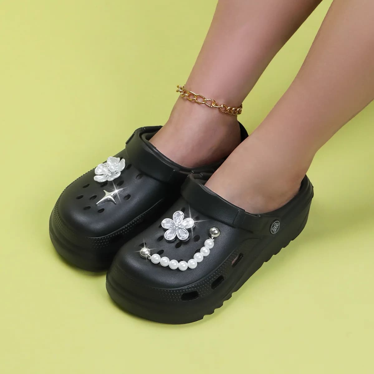 Clogs and Mules, Slip-On Soft Sole Lightweight Two-way Wear Garden shoes, Comfortable Women's Non-slip Beach shoes 2506