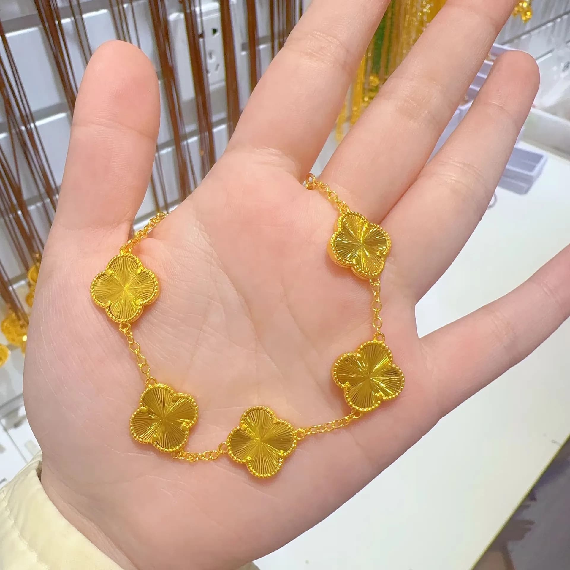 Bracciale di lusso con fiori di pruno alla moda da donna in oro puro 24K 9999 in vero oro puro