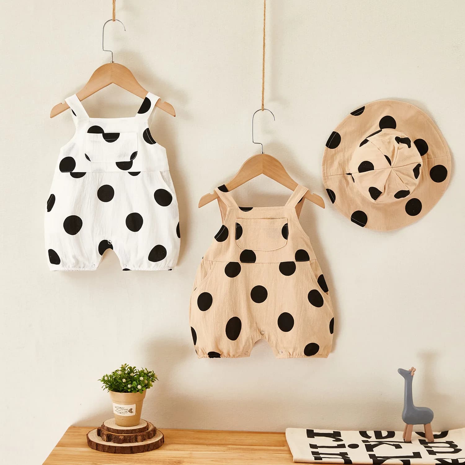 Completo neonato a pois con bretelle, nuovo arrivo estivo, tutina per neonati con cappello in cotone