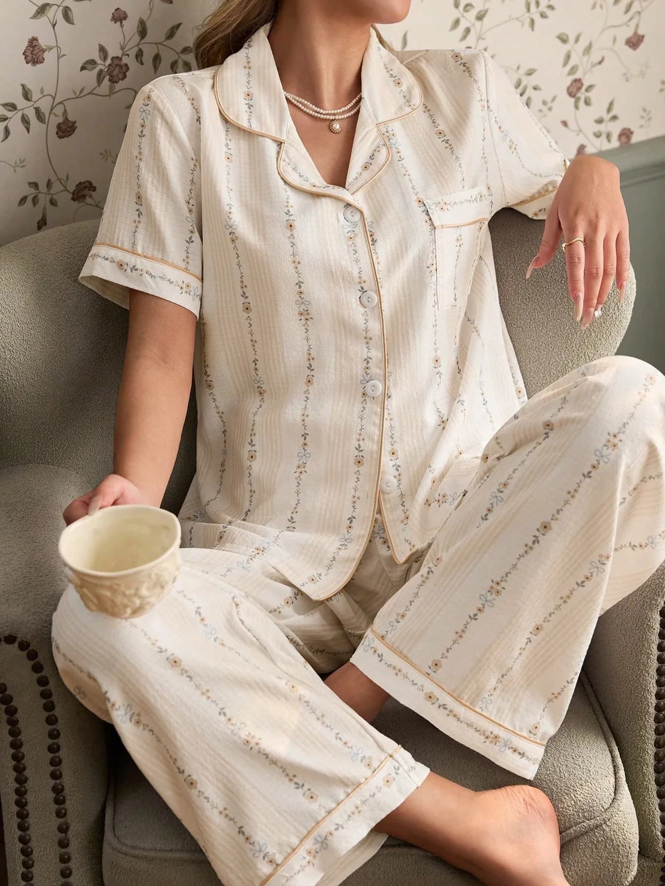 Women Floral Print Pajama Set Short Sleeve Lapel Button‑Down Top Long Pants 2‑Piece Sleepwear Casual Home Loungewear PJ Set