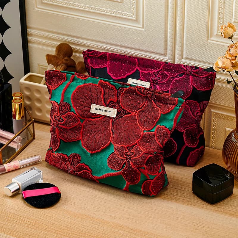Borsa per trucco floreale di lusso per donna Borsa per cosmetici da viaggio in tela con fiori rossi Borsa per cosmetici Accessorio da donna alla moda