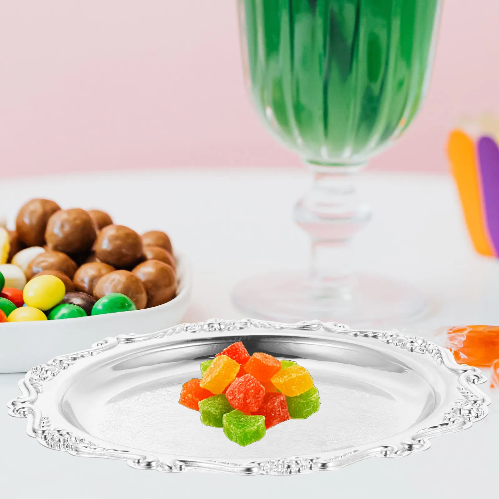 Elegante Piatto per Frutta in Metallo con Decorazioni in Rilievo, Vassoio per Snack in Stile Europeo per Matrimoni, Feste, Banchetti, Frutta Secca, Caramelle, Cupcake