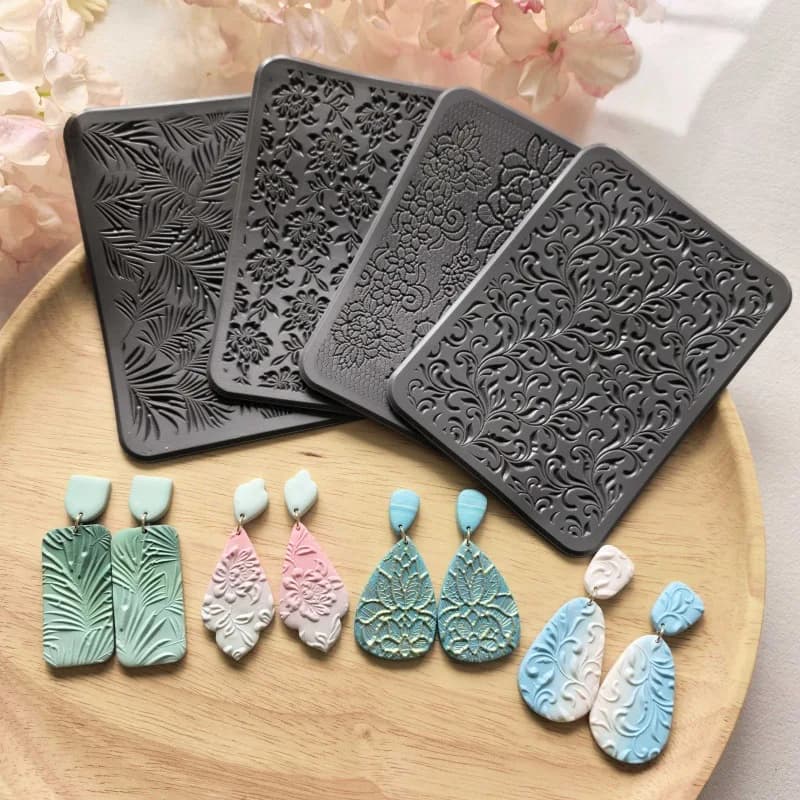 Set di 4 Tappetini in Ceramica con Rilievo, Motivi Floreali/Foglie Vintage, Strumenti per Creazione di Orecchini Fai-da-Te e Modellazione in Argilla Polimerica
