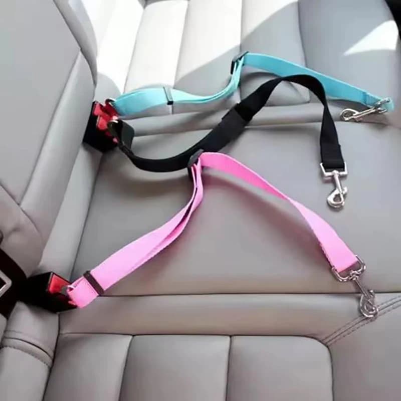 Cintura di sicurezza per auto per hot dog Protezione di sicurezza Accessori per animali domestici da viaggio Collare per guinzaglio per cani Breakaway Imbracatura per auto solida Cinture di sicurezza per auto per animali domestici