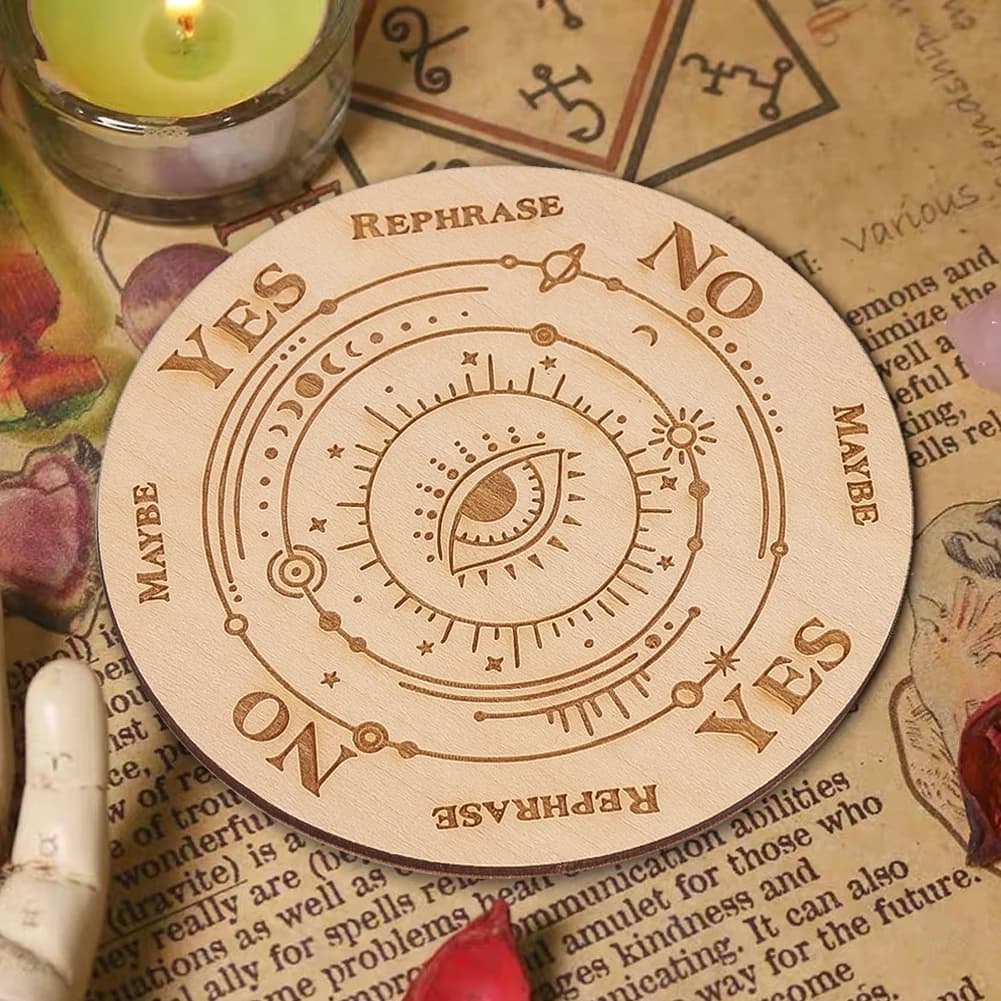 Tavole rotonde in legno Intaglio laser Providenza degli occhi Tabellone a pendolo Magia Meditazione Decisione Piastra Streghe creative Forniture per altare