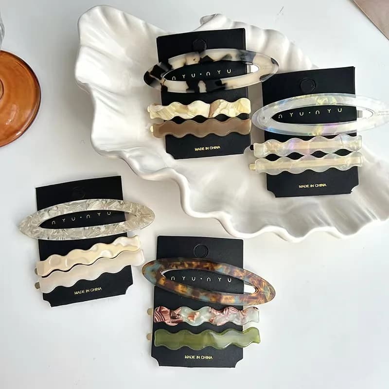 Korean style acetate hollow BB hair clip, fashionable, simple, versatile, suitable for girls with bangs and wispy hair, seamless