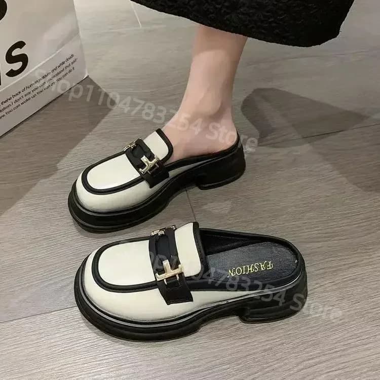 2025 Nuove scarpe Mocassini con mezzo supporto con suola spessa francese Scarpe singole da donna casual Scarpe piccole in pelle stile britannico