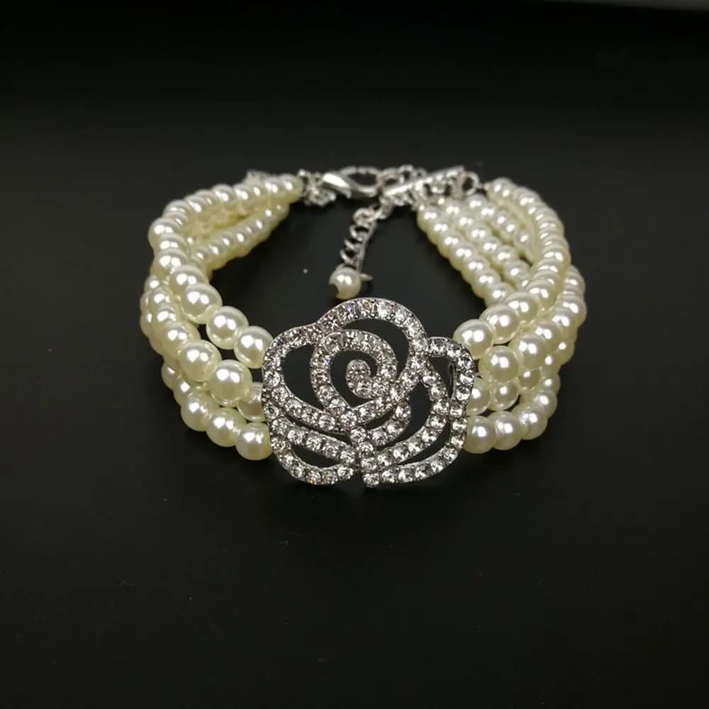 Collare per Cani con Strass e Quattro File di Perle, Gioielli per Cani, Catena per Cuccioli, Accessori per Animali Domestici, Collare per Gatti, Collana per Cani