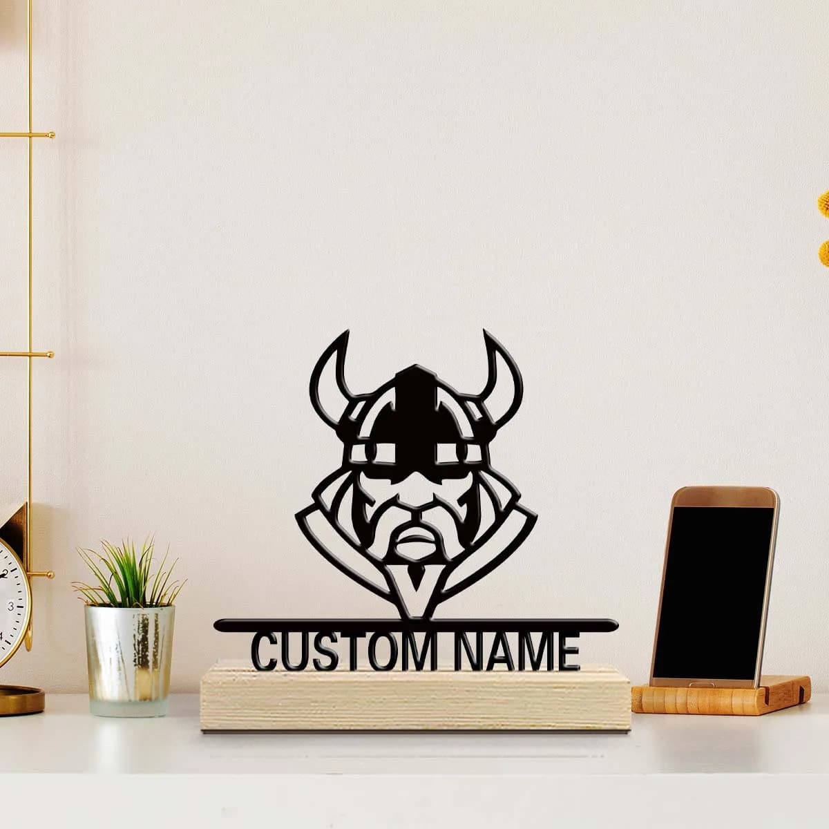 1pc Metal Desktop Decoration Customizable Content Equipped with A Wooden Base Room Decorations, Bar Counter Decorations