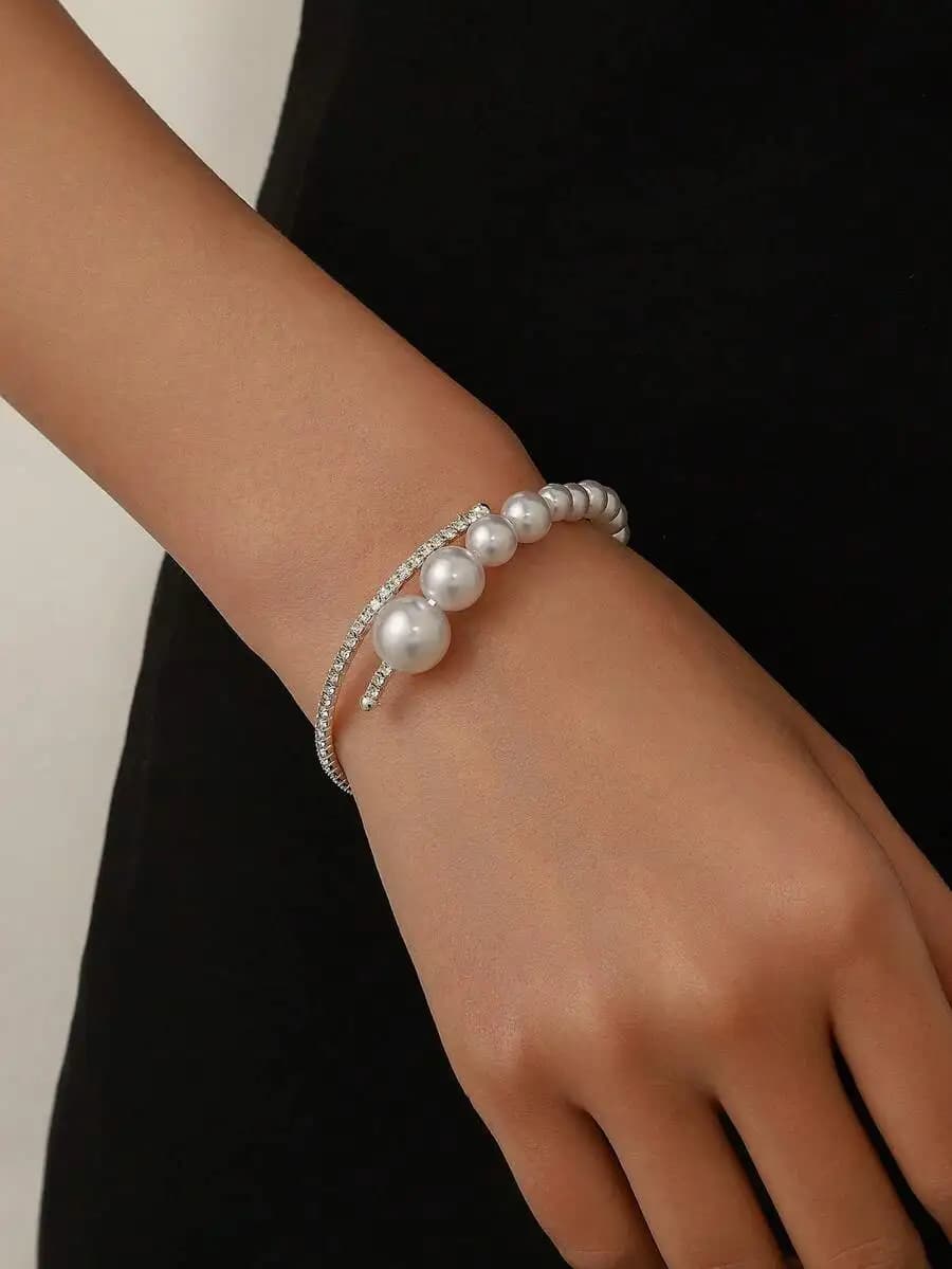 Elegante bracciale a polsino con cristalli e perle finte per donna