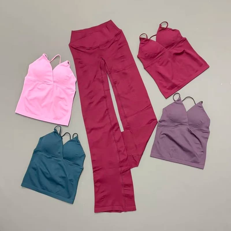 Set Sportivo da Donna 2 Pezzi: Top a Canotta Morbido Senza Cuciture con Scollo a V e Pantaloni a Zampa Contenitivi per Fitness e Corsa