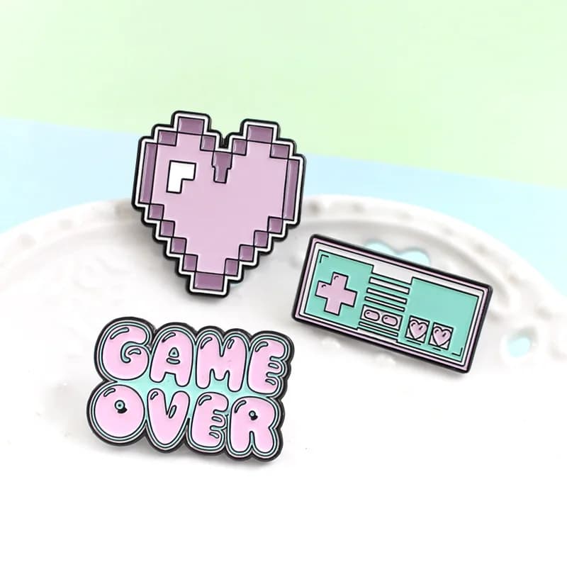 Cartoon animation game console controller Love clearance GAME OVER smalto Pins spilla ispiratrice spilla da bavero distintivi ispirati a Je
