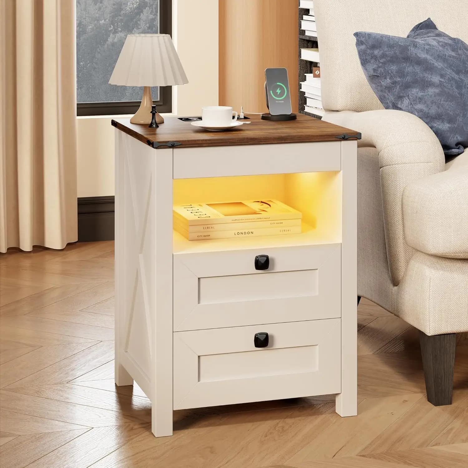 Set di 2 Comodini LED con Cassetto Portaoggetti: Tavolino da Comodino con Stazione di Ricarica per Arredamento Camera da Letto – Stile Rustico, Personalizzabile