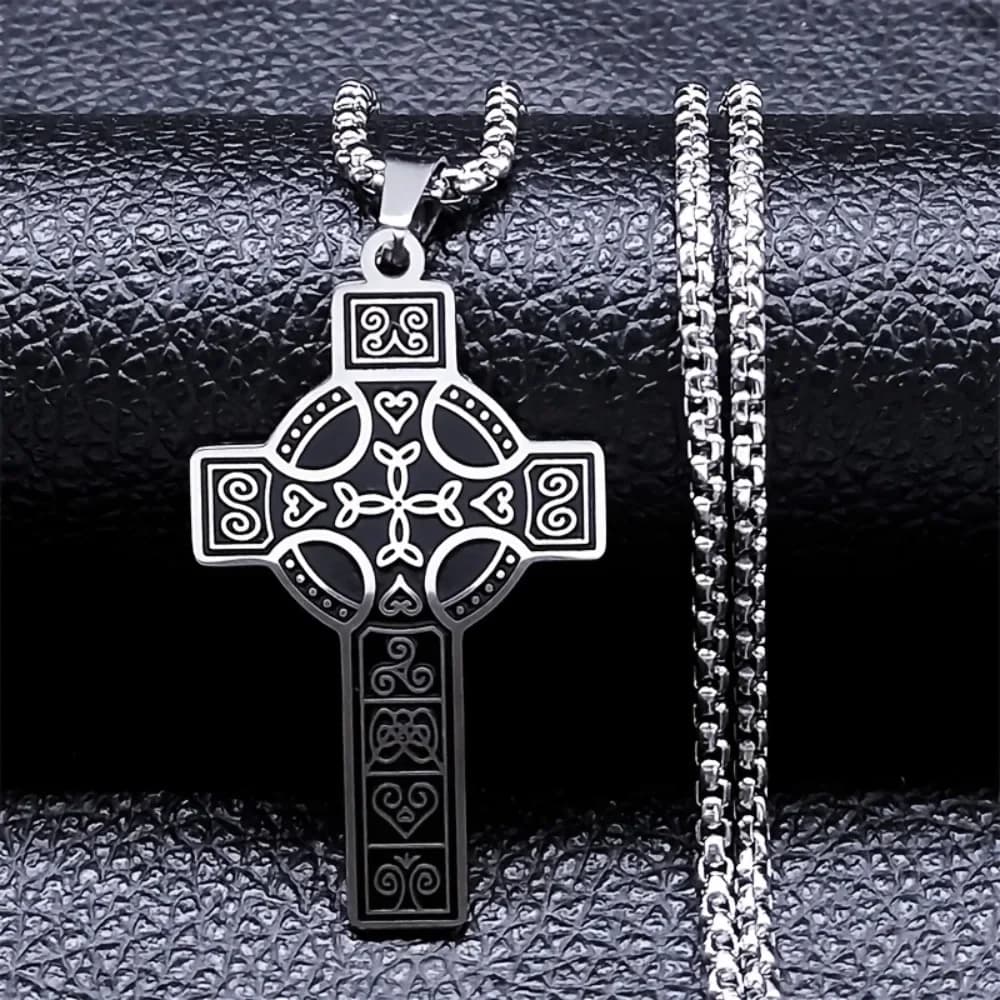 1 ciondolo a croce con nodo celtico irlandese in stile europeo per uomo, realizzato in acciaio inossidabile, una collana alla moda ed elegante per donna.