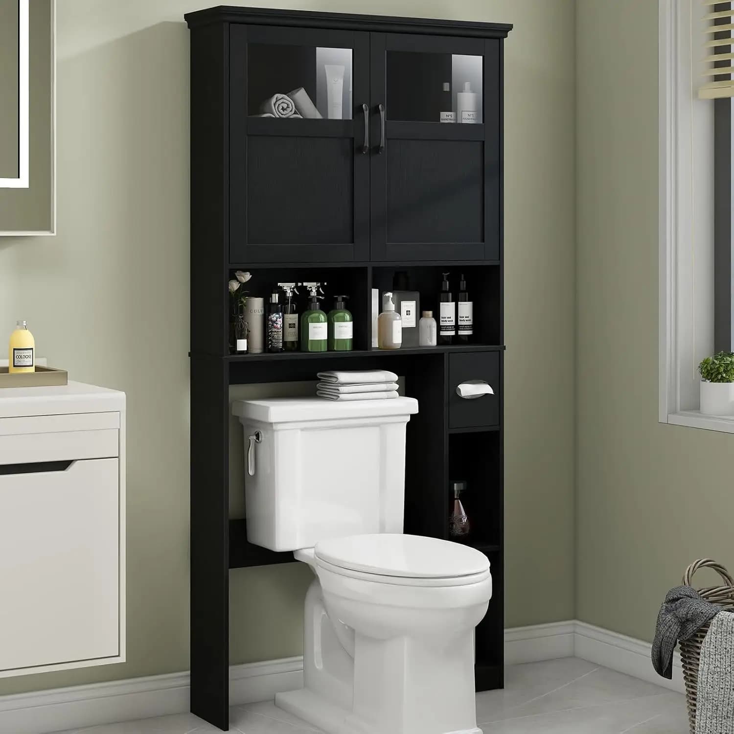 Mobiletto salvaspazio da bagno sopra il WC con doppie ante e porta carta igienica, scaffale autoportante con protezione anti-ribaltamento