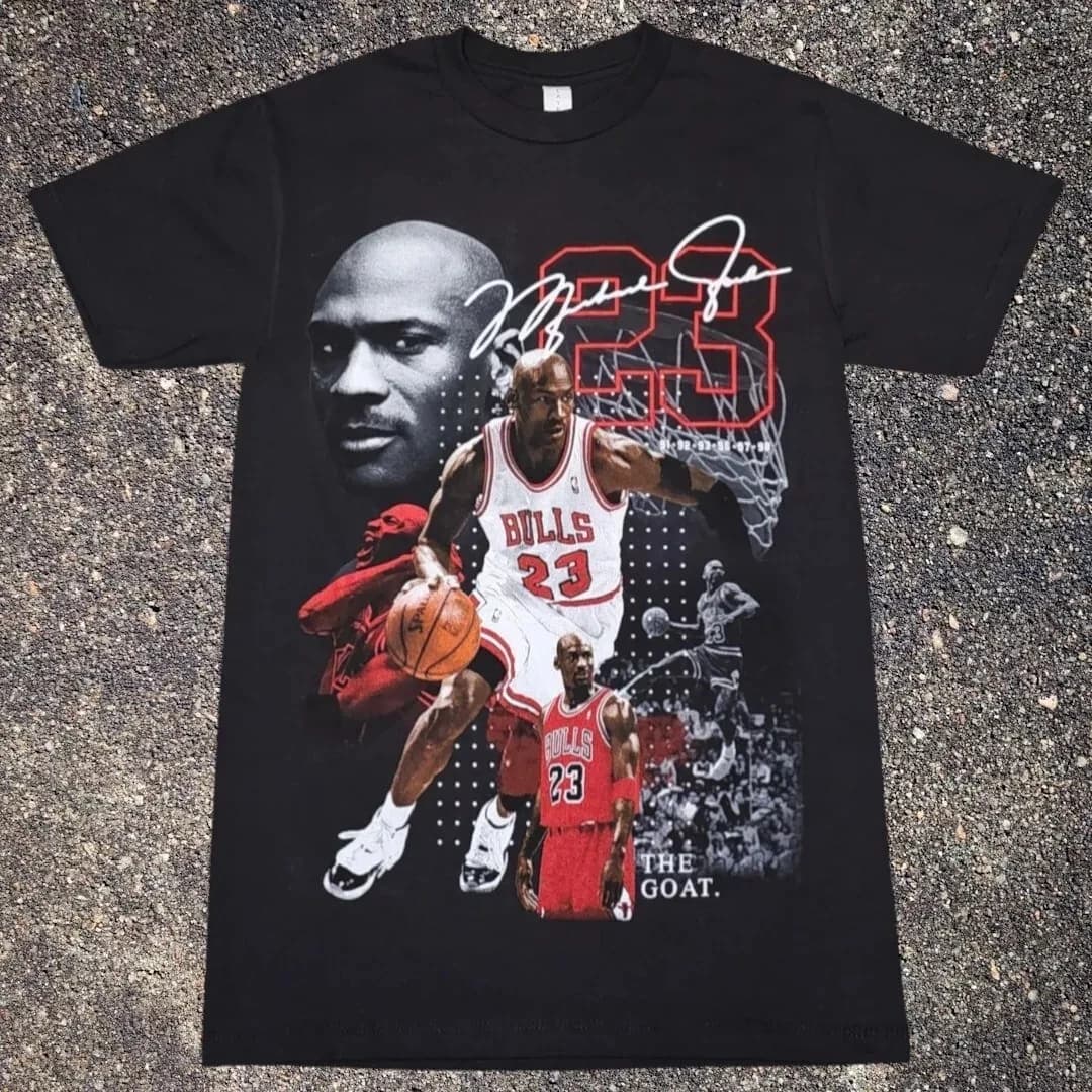 Michael Jordan 'The GOAT' T-shirt - Iconic Bulls model # Photos of 23 Dunk, basketball aesthetics, trendy clothing for NBA fans