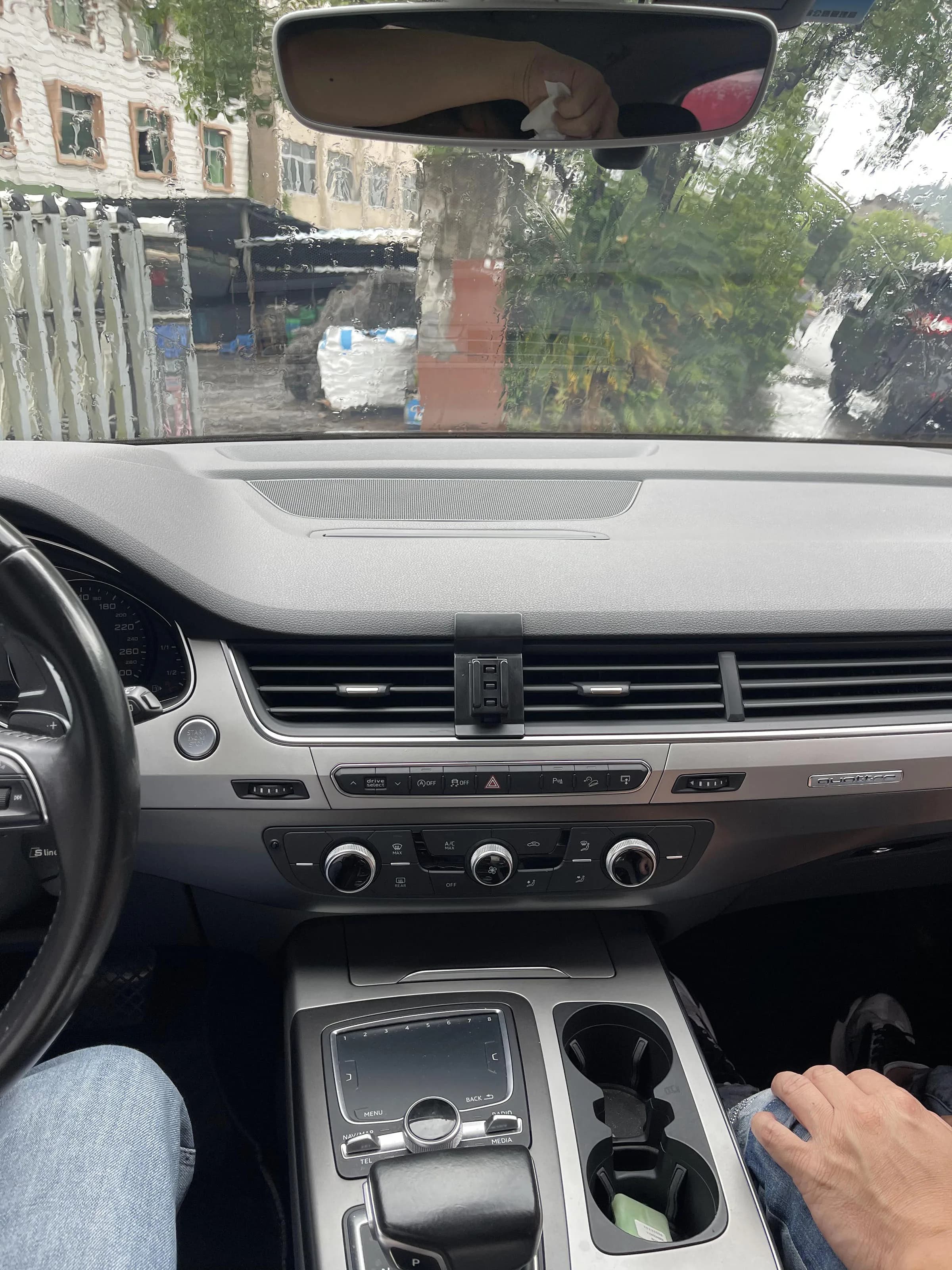 Supporto per Telefono con Ricarica Wireless per AUDI Q7 4M 2016-2019, Base Fissa Dedicata, Accessori Interni Auto