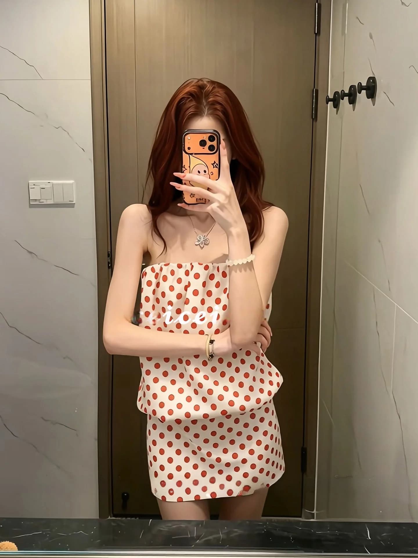 Abito Corto Sexy Rosso a Pois Senza Spalline da Donna, Estivo, di Alta Gamma, Sensuale, Modellante e Aderente con Effetto Snellente