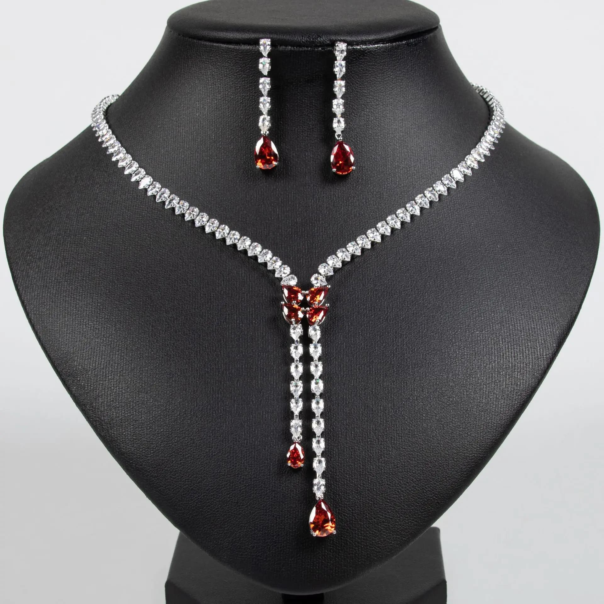 Gioielli eleganti personalizzati Ciondolo a goccia 2 pezzi Collana Orecchini Set Abito da viaggio quotidiano da donna Regalo per festa di nozze M-598