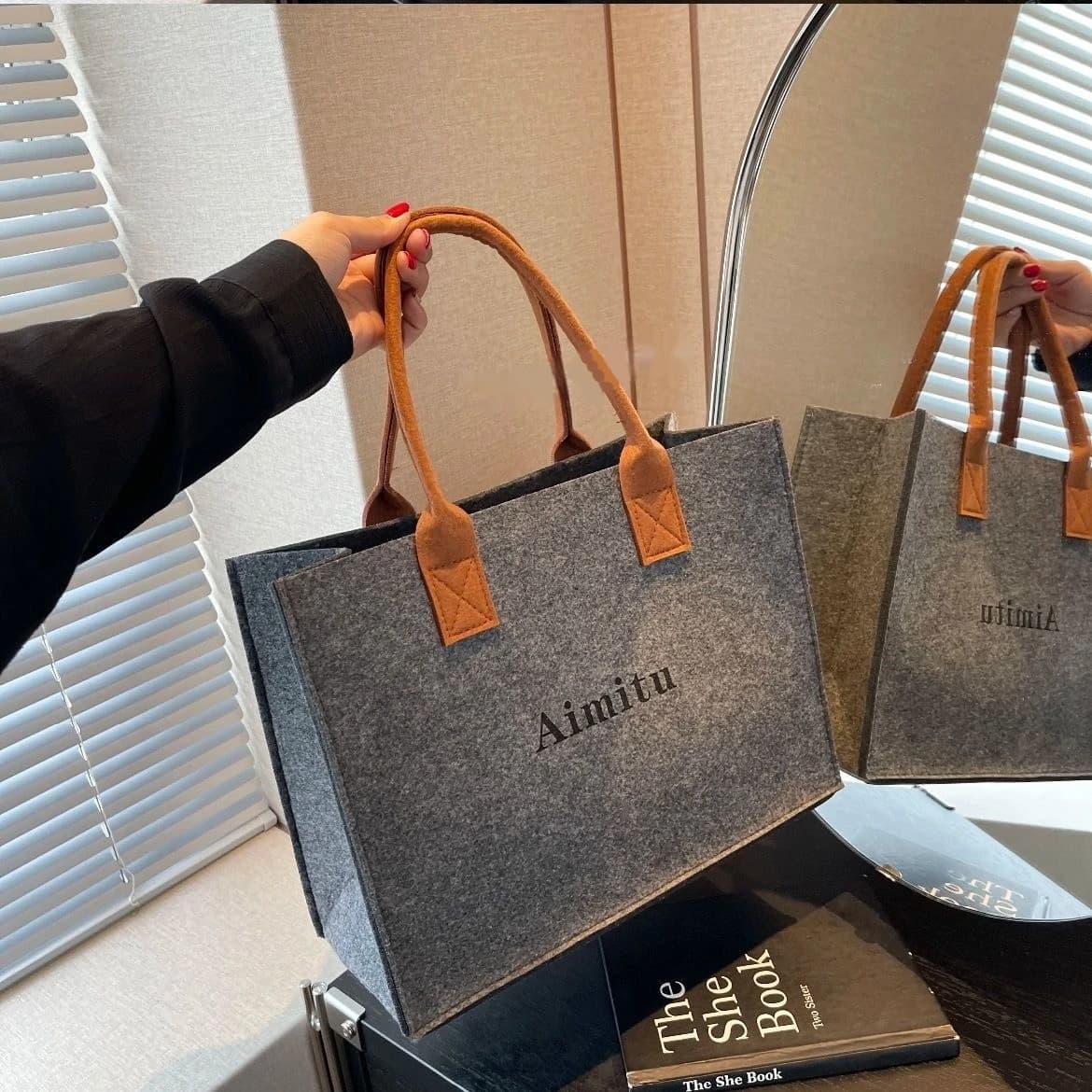 Ins felt women's bag birthday gift single room shopping bag open large capacity handbag girl small handbag doll versatile handba