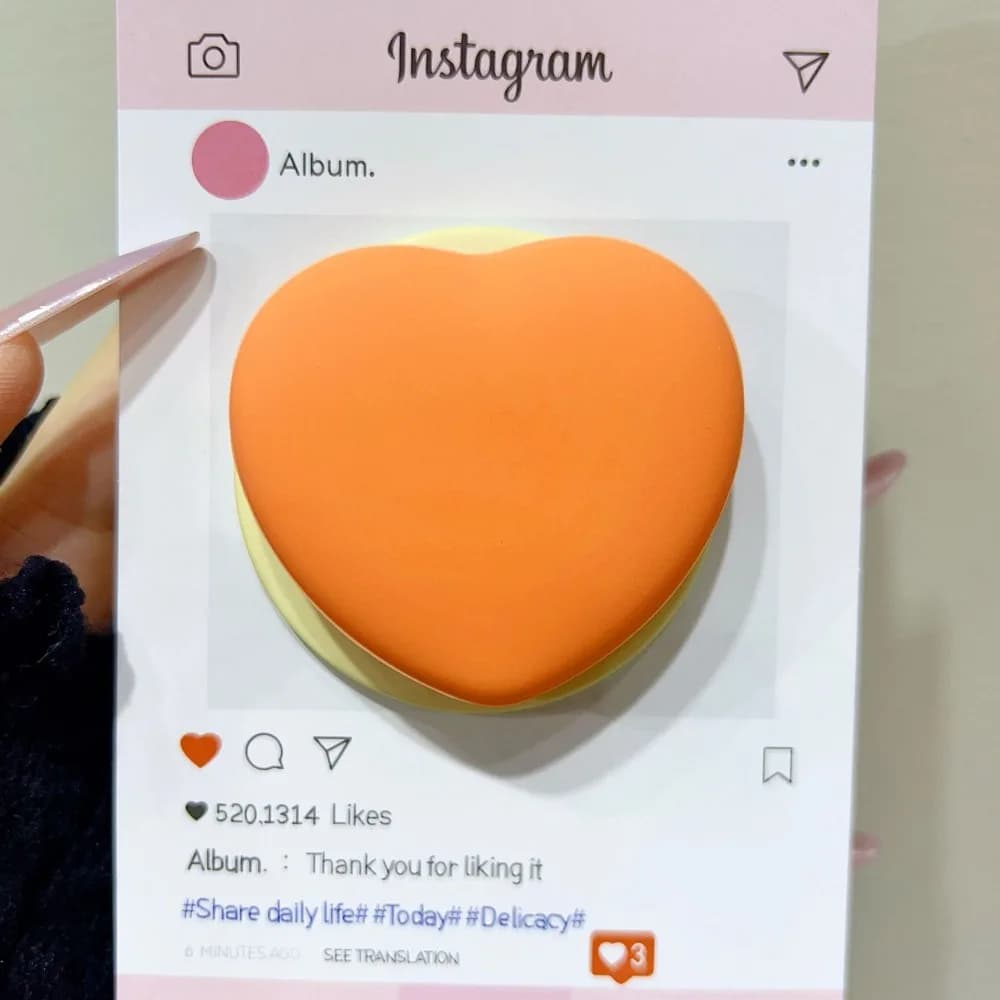 Supporto Magnetico in Silicone Liquido a Forma di Cuore per MagSafe, Forte Adesione, Supporto da Scrivania Retrattile con Airbag, Popolare e alla Moda per Donne