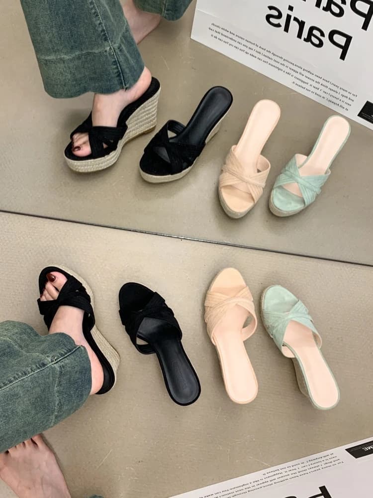 Sandali con Zeppa da Donna 2026 Nuovo Stile Estivo Eleganti con Punta Aperta alla Moda di Alta Gamma