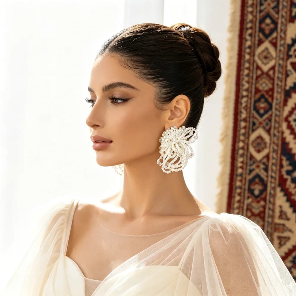 Fashion Hand‑Knitted White Crystal Seed Bead Flower Earrings Bohemian Dangle Earrings For Ladies Wedding Party Earwear Gift