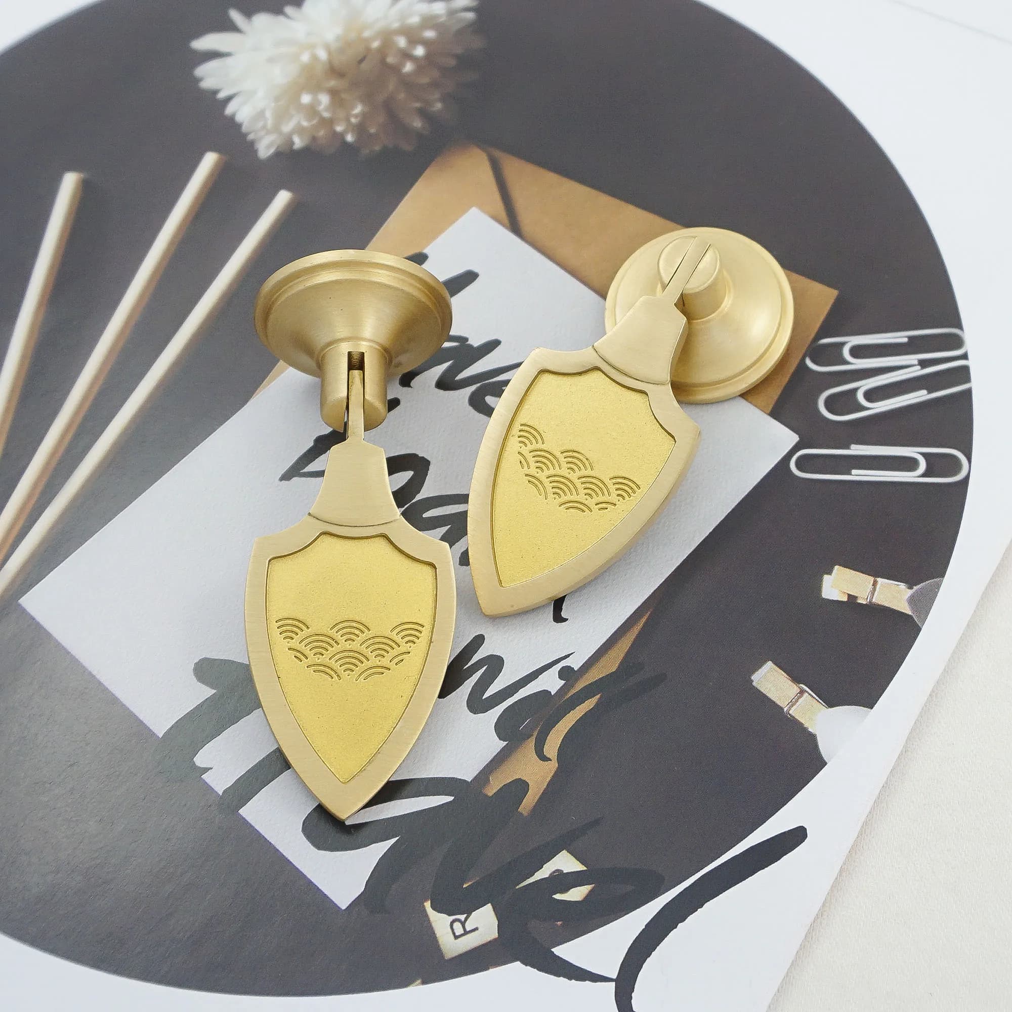 Maniglie per mobili in ottone massiccio Manopole per cassetti a foro singolo in oro Maniglie per guardaroba moderne Accessori da cucina in rame Ferramenta per mobili