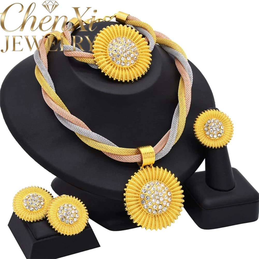 Alluvial Gold Three-Dimensional Hollow-Out Flower Necklace Elegant Charms Standout Piece High-End Keepsake Exquisite Luxury Gift