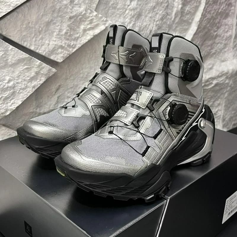 Autumn/Winter Trekking Boots Men Women Black White Hiking Shoes Unisex High Top Outdoor Sport Shoe Couples Mountaineering Boots