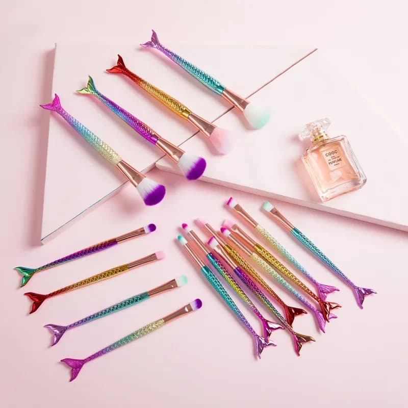 4 pezzi kit pennelli trucco sirena sfumata Maquiagem Maquillaje nuova sirena fondotinta sopracciglio eyeliner pennelli trucco cosmetico