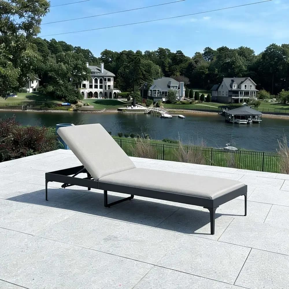 Sedia a sdraio regolabile da patio con cuscino, lettino reclinabile da spiaggia o per bordo piscina, balcone, terrazza, giardino, colore grigio