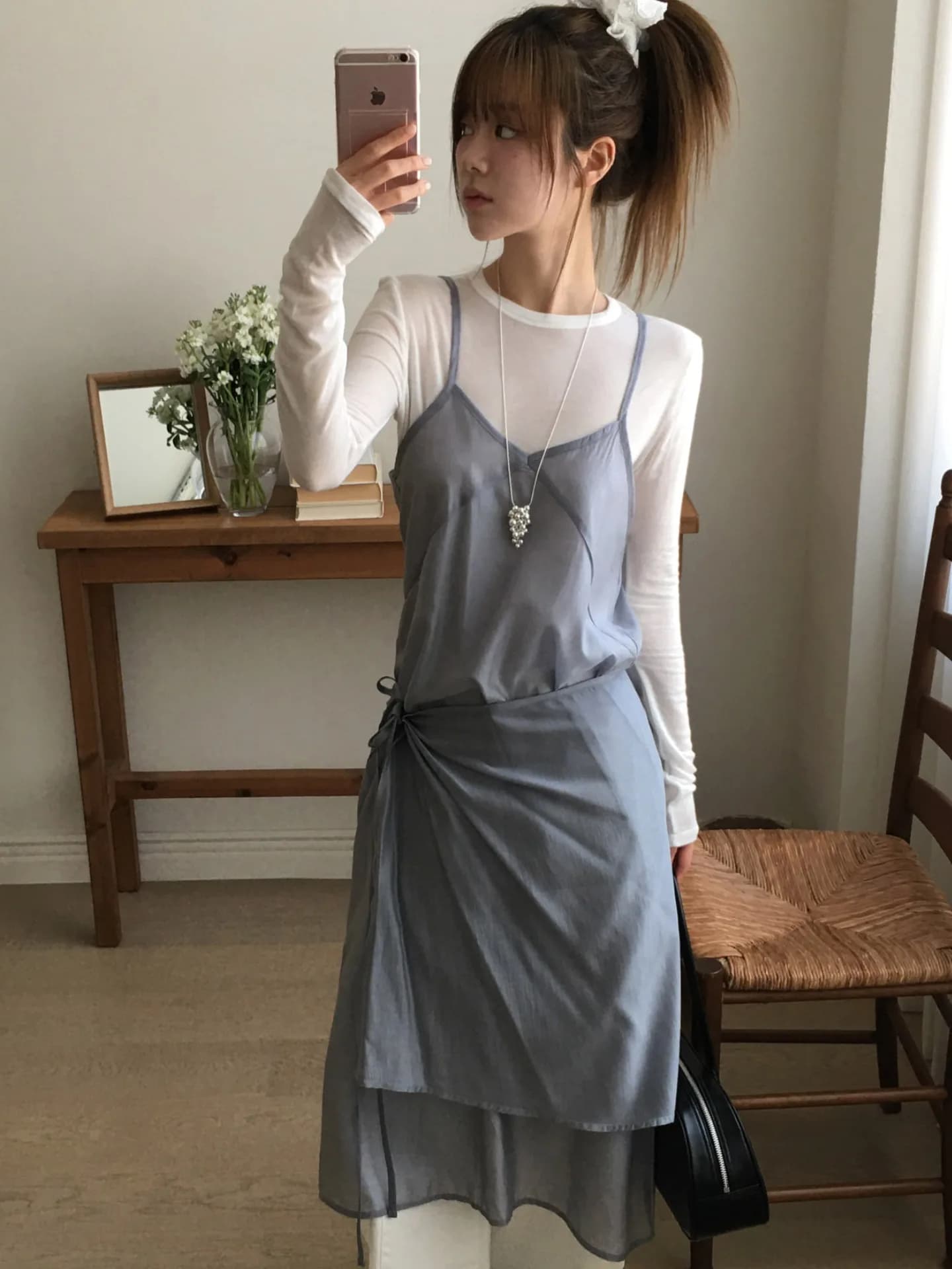 Elegante Abito Midi in Pizzo con Scollo a V e Grembiule con Cintura, Set Due Pezzi, Design Estivo alla Moda, Stile Casual per Vari Occasioni