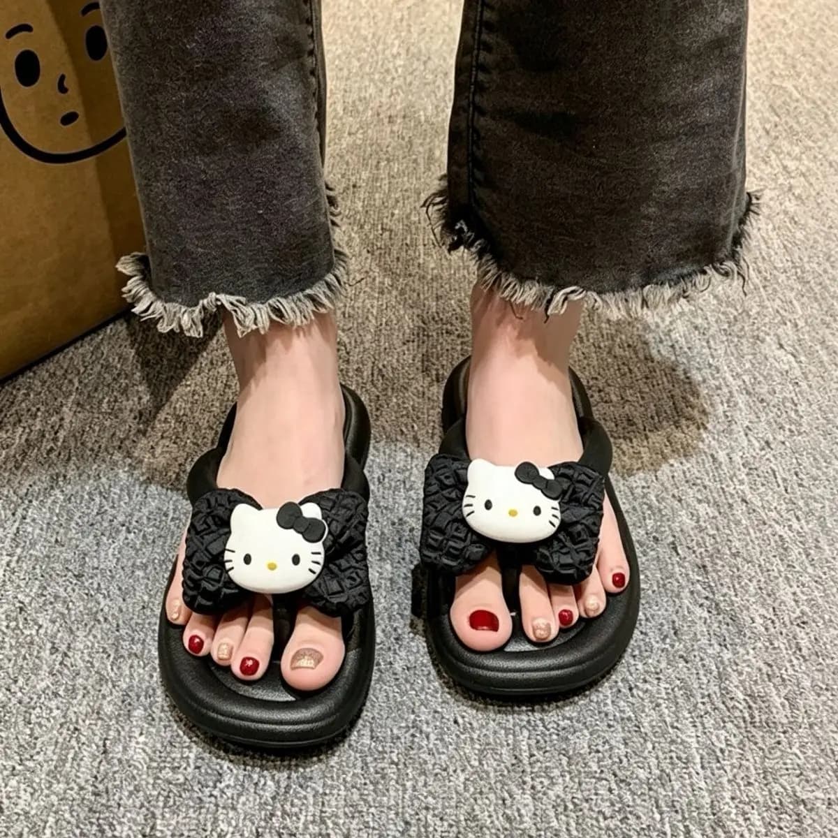 Cartoon Hello Kitty Women Flip-Flops Slippers Summer Dopamine Sanrios Anti Slip Bottom Flat Bottomed Beach Cute Girl Slippers