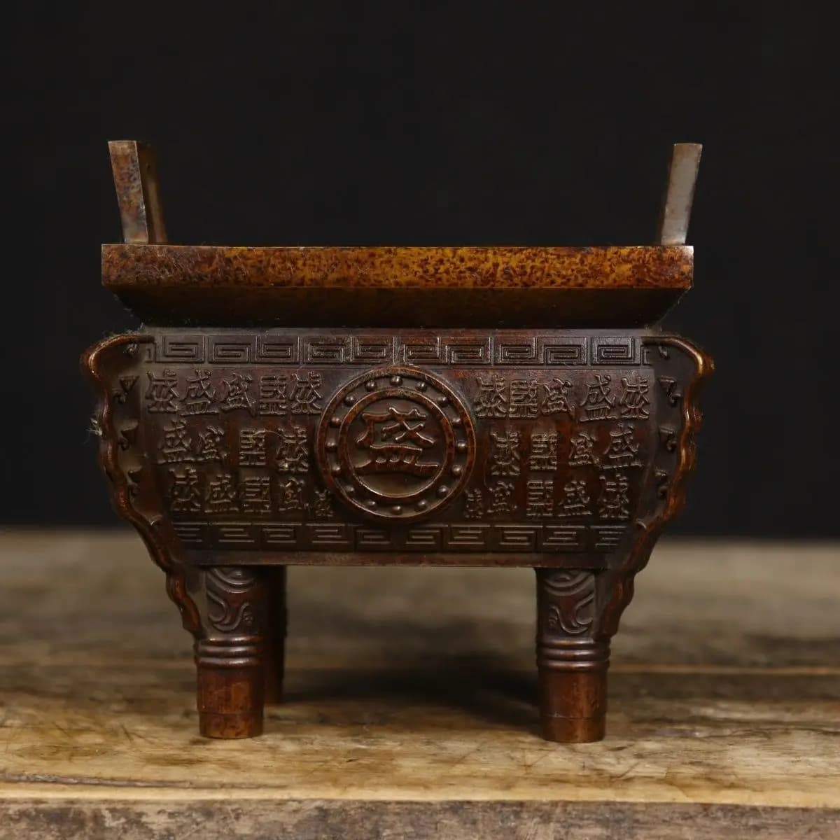 Treppiede in bronzo antico in stile cinese decorazione domestica treppiede bruciatore di incenso ornamenti decorativi Dingsheng Qianqiu