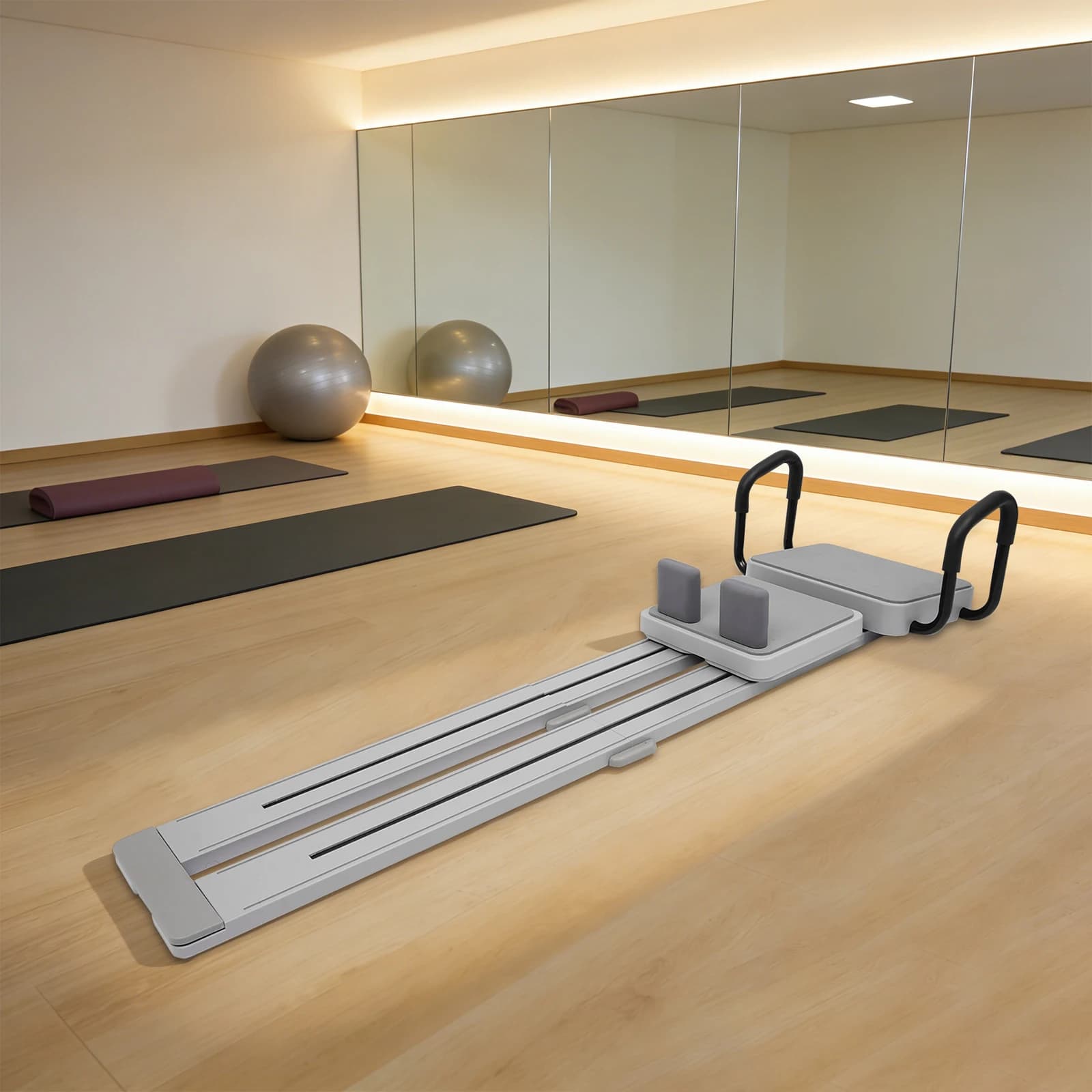 Tavola da Pilates pieghevole e leggera, con maniglie ergonomiche imbottite e cuscini, adatta per l'uso a casa, in palestra o in studio di yoga.