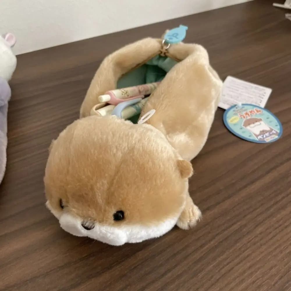 Astuccio creativo per bambola di peluche Lontra Lontra Portapenne di grande capacità Astuccio per matite carino per cartoni animati Materiale scolastico di cancelleria