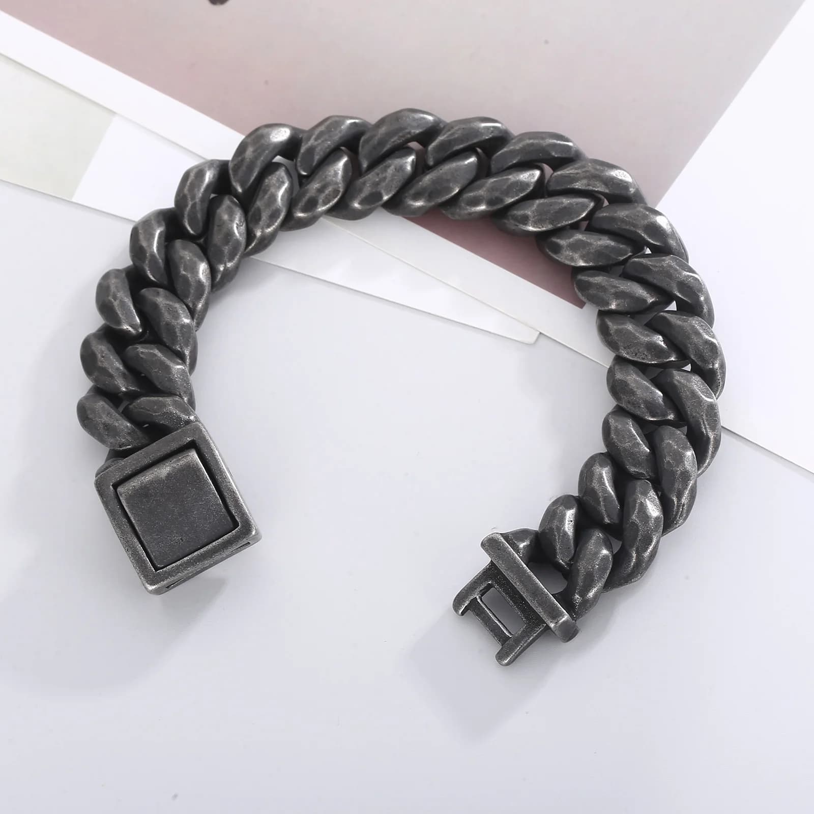 KALEN Bracciale da uomo con catena cubana vintage in acciaio inossidabile Rock Street Gioielli robusti alla moda Accessori per catene spesse nere bollite
