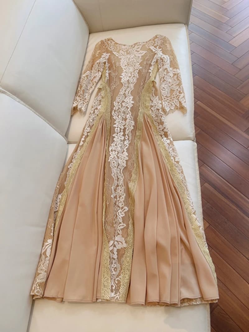Elegant Midi Dress in Pizzo Patchwork Desert Style, Fashion Net skirt, High waist, Trapezio Silhouette, Long sleeves, V neck Background, for Wedding